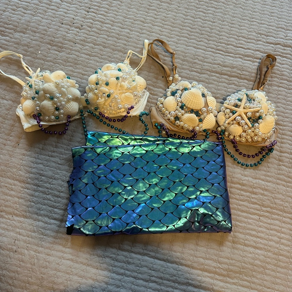 Mermaid Shell Bras-32A not  perfect could add more beads& mermaid fabric